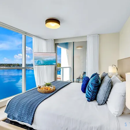 Modern Penthouse -2 Bedrooms - Rooftop Infinity Pool